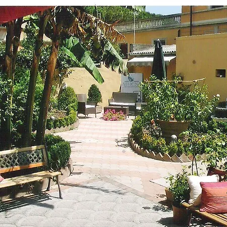 Hotel Athena 3*
