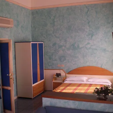 Otel Athena 3*